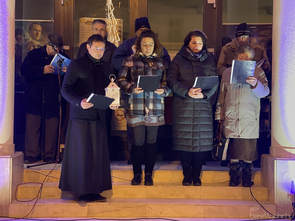 Fellobbant a szeretet lángja 35